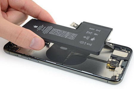 Замена аккумулятора на iPhone