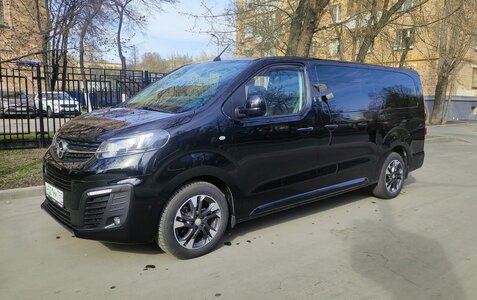 Аренда минивэна Opel Zafira Life Cosmo