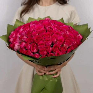 101 малиновая роза Madam Cerise 40 см