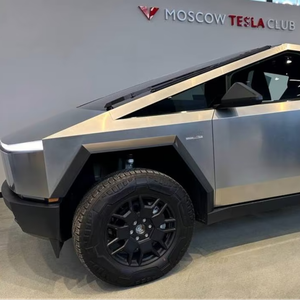 Tesla Cybertruck Foundation Series 2024 серебристый