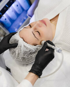 Вакуумная чистка на аппарате HydraFacialMD (ХадраФэшлМД)