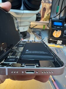 Замена аккумуляторной батареи iPhone