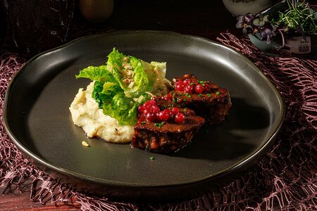 Карамелизированные телячьи щёчки