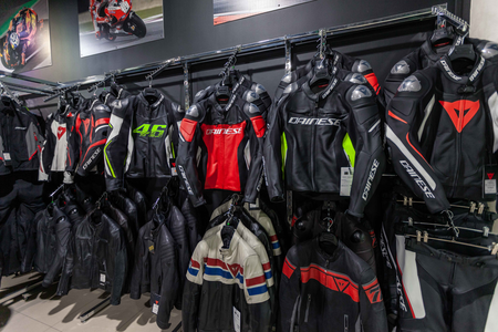 Экипировка: DAINESE, SHOEI, AGV, SCOTT, FURYGAN.