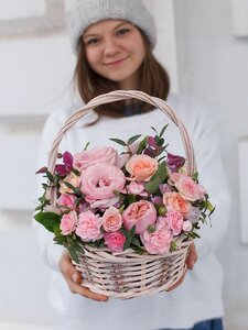 Композиция в корзине.