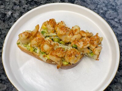 Брускетта с креветкой