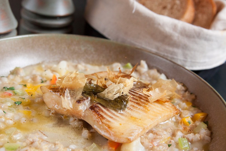 Муксун с перловкой и овощами