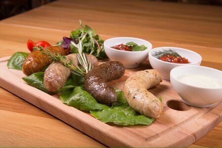 Колбаски гриль из индейки, курицы, свинины и говядины