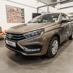 LADA Vesta в коричневом цвете