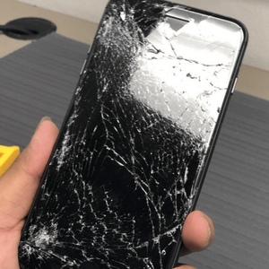 Замена экрана iphone 13