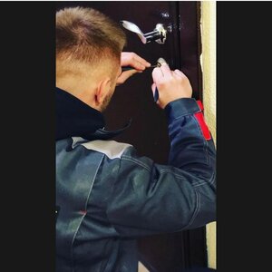 Вскрытие личинки импортного замка