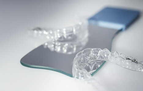 Лечения с помощью элайнеров Invisalign