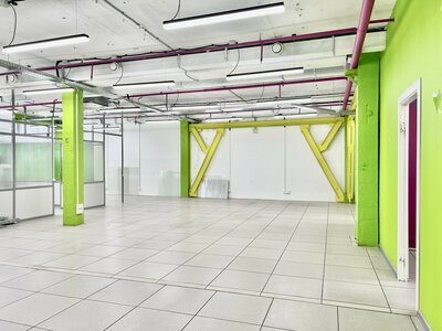 Офис с окном 368,29 м²
