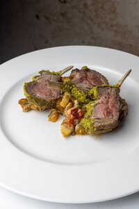 Каре ягнёнка с картофелем 