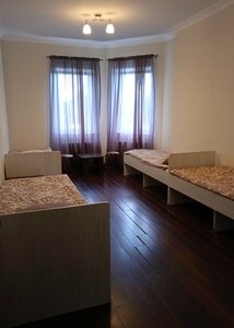 Место в Комнате на 6-ых