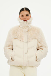 Пуховик Mira Believe Yourself с уютным мехом -15%