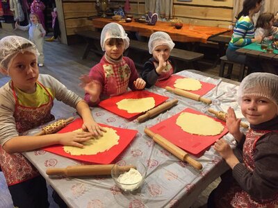 Мастер-классы в крестьянской усадьбе. Кормление животных