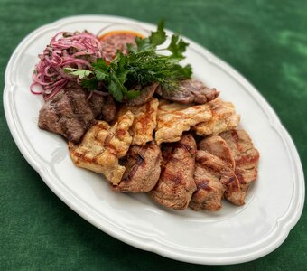 Мясное ассорти на гриле