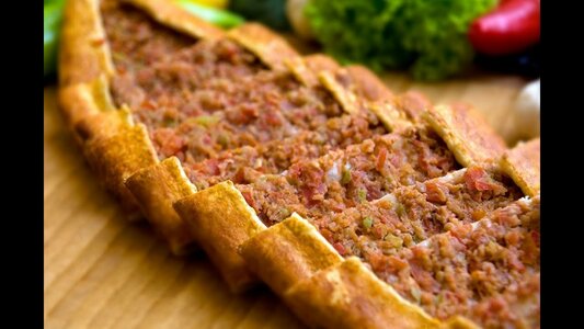 Пиде с говядиной и сыром