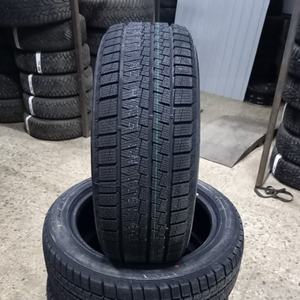 Habilead AW33 275/40 R20 106H