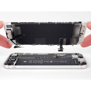 Замена дисплея на iPhone 8
