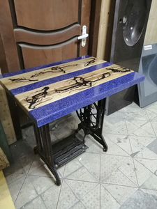 Столы из дуба с камнем.