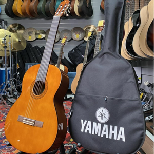 Классическая гитара YAMAHA
