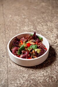 Салат с нежнейшим ростбифом, шампиньонами и болгарским п