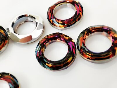 Подвеска Swarovski 4139 COSMIC RING Volcano, 14мм