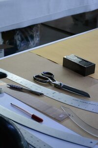 Услуги ателье по ремонту и пошиву одежды