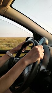 Ремонт трещин на ветровых стеклах автомобилей