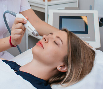 Безинъекционная мезотерапия на аппарате Dermadrop
