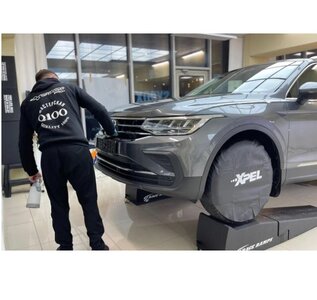 Покрытие автомобиля защитной плёнкой
