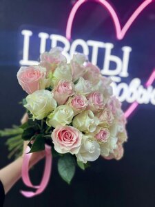 Букет 21 Роза на ленте