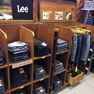 Женская джинсовая одежда Wrangler-Lee