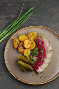 Селедка с картошкой. Новое меню в Культуре.