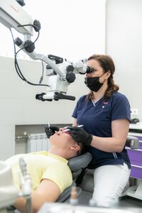 Лечение корневых каналов зуба под дентальным микроскопом