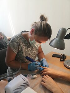 Курс по маникюру, педикюру, гель-лак, наращиванию ногтей