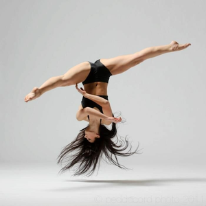 Acrobatic stage для детей