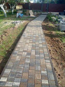 Тротуарная плитка на даче. Под ключ. Замер 0 руб. 