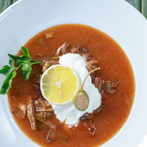 Солянка мясная на копченостях