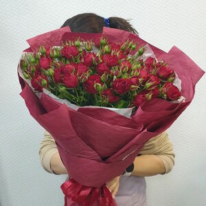 Букет из красных роз