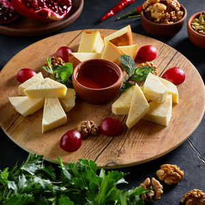 Ассорти из домашних сыров