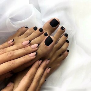 Маникюр и педикюр в 4 руки