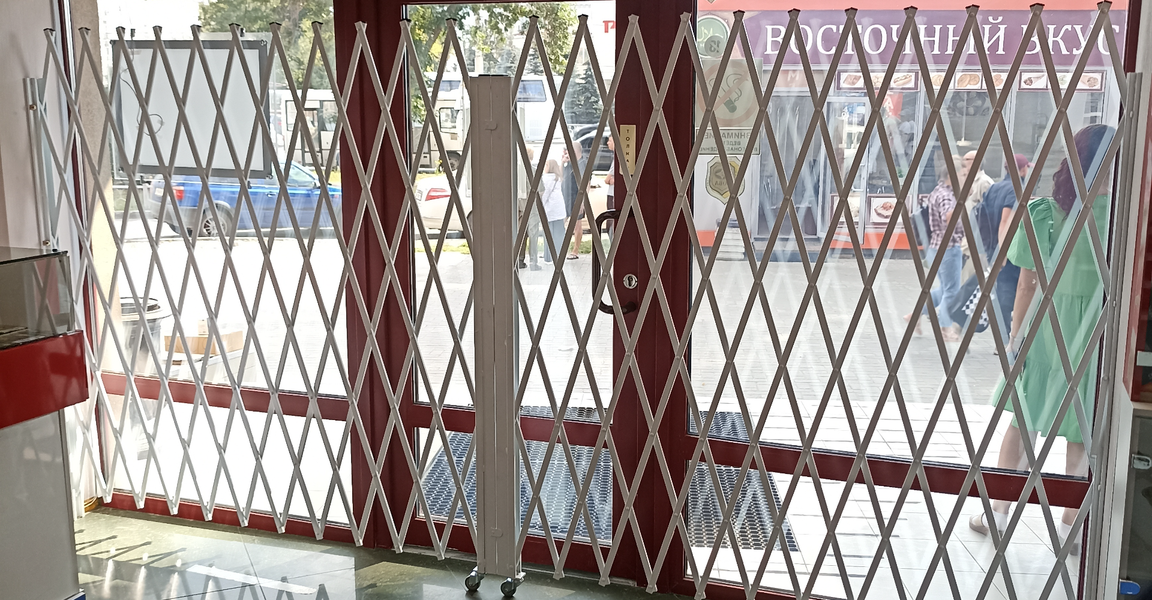 Девяткин (ул. Мамина-Сибиряка, 85, Екатеринбург), автоматические двери и ворота в Екатеринбурге