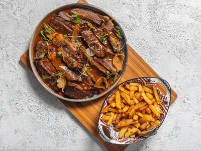 Говяжьи ребрышки на компанию с домашним картофелем