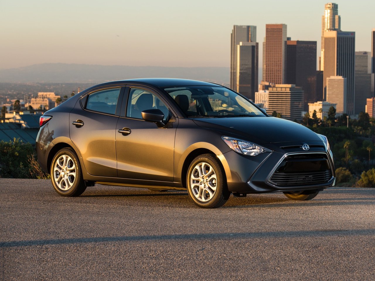Scion iA Основной вид