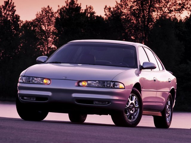 Oldsmobile Intrigue: история, особенности модели, технические характеристики