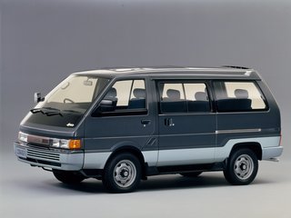 1989 Nissan Largo II (GC22), красный, 130000 рублей, вид 1