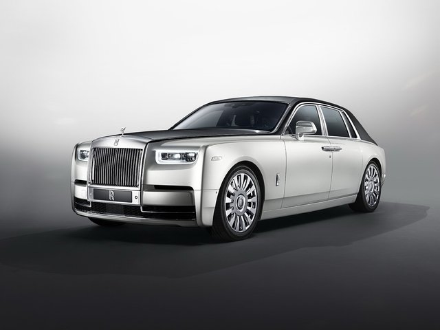 Купить новые Rolls-Royce по цене от 61 000 000 рублей - много Роллс ...